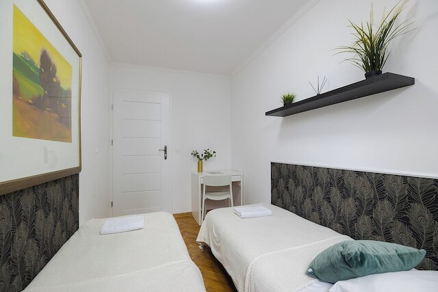 MG ポコジェ ウィズ ワルシャワ バイ メトロ ロンド ONZ