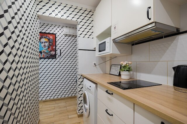 MG ポコジェ ウィズ ワルシャワ バイ メトロ ロンド ONZ