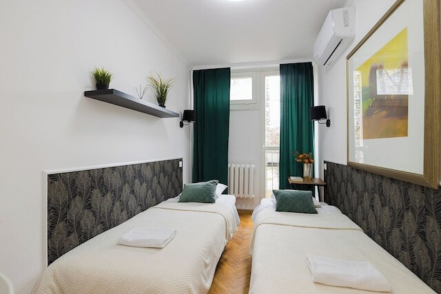 MG ポコジェ ウィズ ワルシャワ バイ メトロ ロンド ONZ