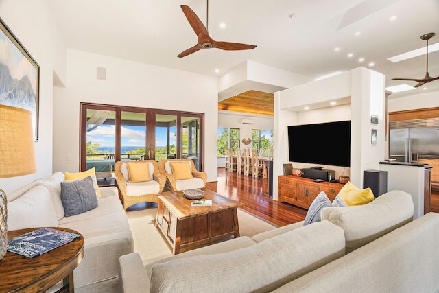 カピオラニ ヴィラ 4 ベッドルーム ホーム