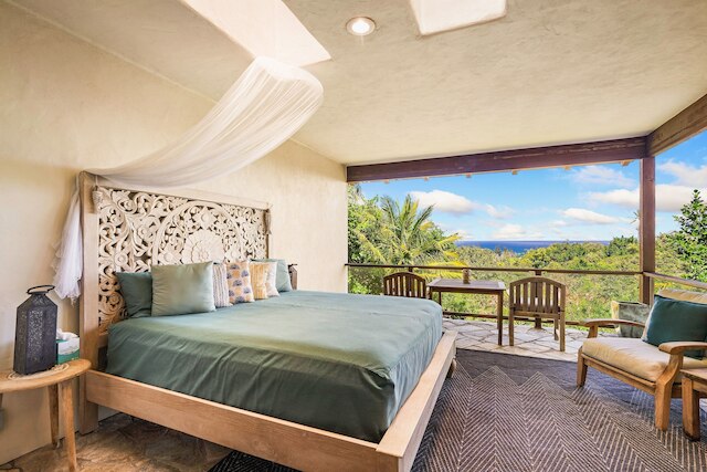 カピオラニ ヴィラ 4 ベッドルーム ホーム