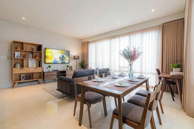 ブルースカイ アバロン サイゴン センター ラグジュアリー