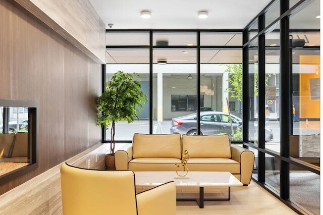 モダン スタジオ ステップス トゥ UW