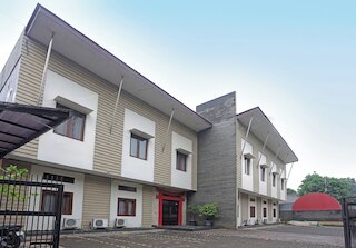 ジャンブルウク レジデンス パクブウォノ