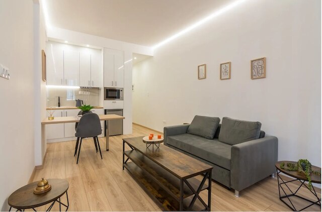 アテネ シンタグマ エルム