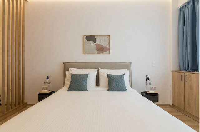 アテネ シンタグマ エルム