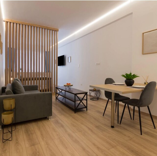 アテネ シンタグマ エルム