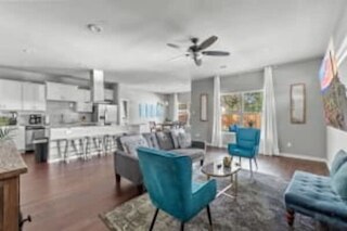 ラージ 3 ベッドルーム 2 バスルーム ローワー ビショップ アーツ ニア ダウンタウン ダラス