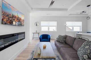 モダン タウンホーム ルーフトップ バックヤード ガレージ