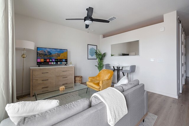 スカイハイ コンフォート 1ベッドルーム ジム プール ペットフレンドリー