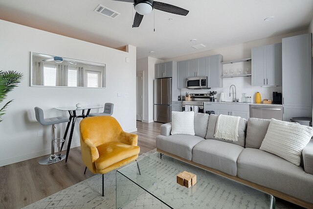 スカイハイ コンフォート 1ベッドルーム ジム プール ペットフレンドリー