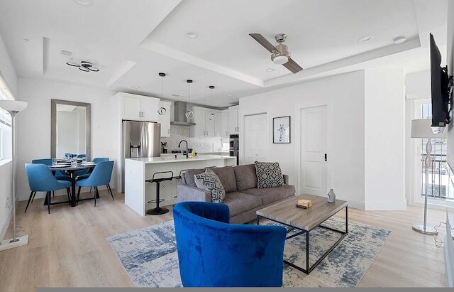 モダン アーバン ゲッタウェイ ルーフトップ バックヤード