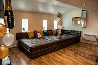 インフィニティ パーティーパッドリバプール ヘン アンド スタグ ウェルカム