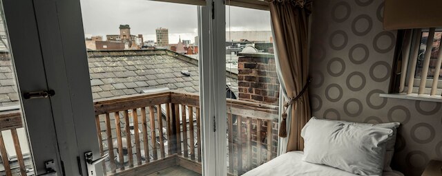 インフィニティ パーティーパッドリバプール ヘン アンド スタグ ウェルカム