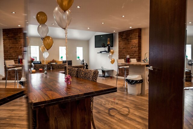 インフィニティ パーティーパッドリバプール ヘン アンド スタグ ウェルカム