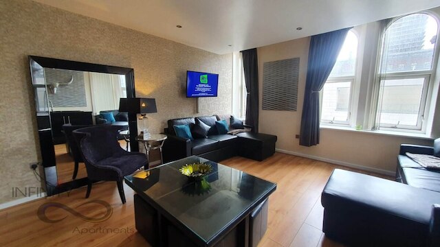 コントラクター ブッカーズ アット インフィニティ アパートメンツ