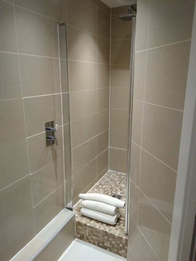 コントラクター ブッカーズ アット インフィニティ アパートメンツ