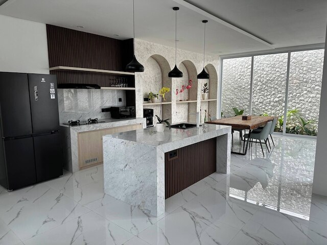 ニューリー ビルト "ヴィラ ナ バリ"