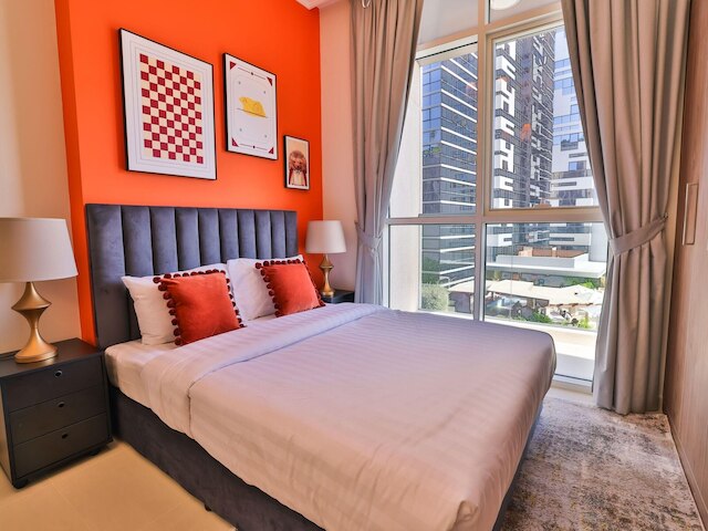 ラックス アパートメンツ ニア ドバイ モール、ブルジュ ハリファ - プール、ジム、& パーキング