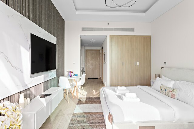 シルクハウス ファルハド アジジ