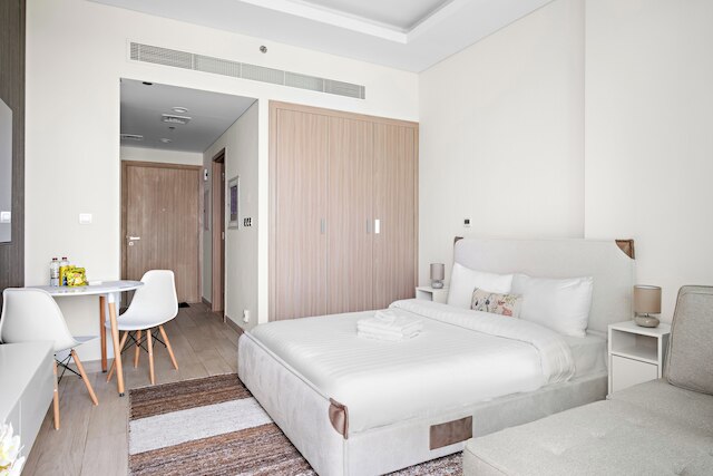 シルクハウス ファルハド アジジ