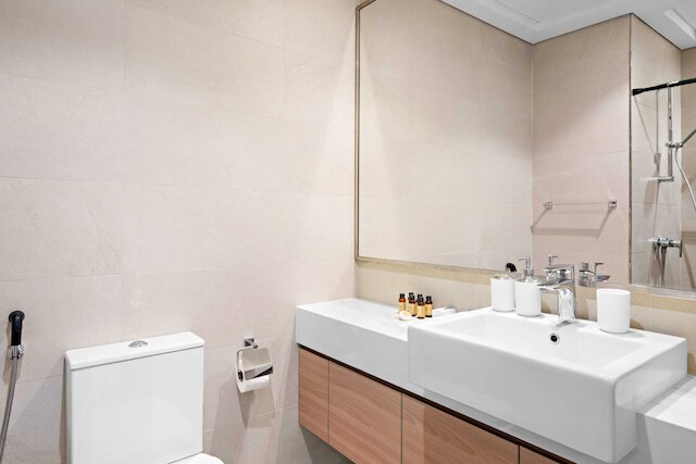 シルクハウス ファルハド アジジ