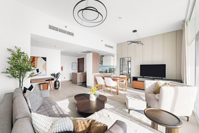 シルクハウス アジジ アリヤ