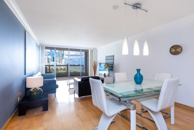 オーシャンビュー ウィズ ラージバルコニー プール アンド ホットタブ