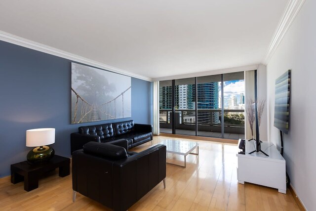 オーシャンビュー ウィズ ラージバルコニー プール アンド ホットタブ