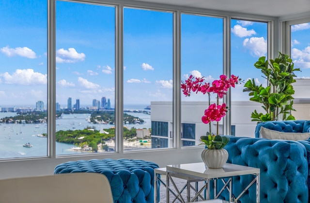 オパールクラッシュ ウォータービュー ホスト カバーズ サービスフィー