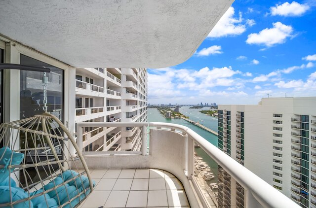 オパールクラッシュ ウォータービュー ホスト カバーズ サービスフィー