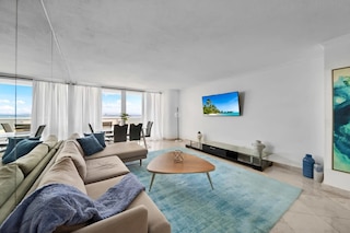 フロリダ サンライズ プール ホットタブ