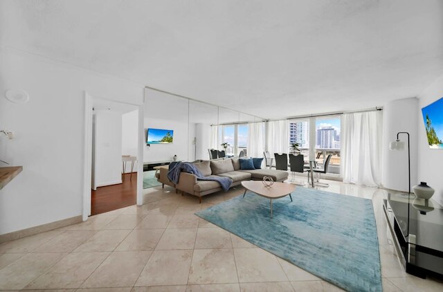 フロリダ サンライズ プール ホットタブ