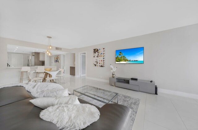 ベイ オーバールッキング コンド ウィズ バルコニー