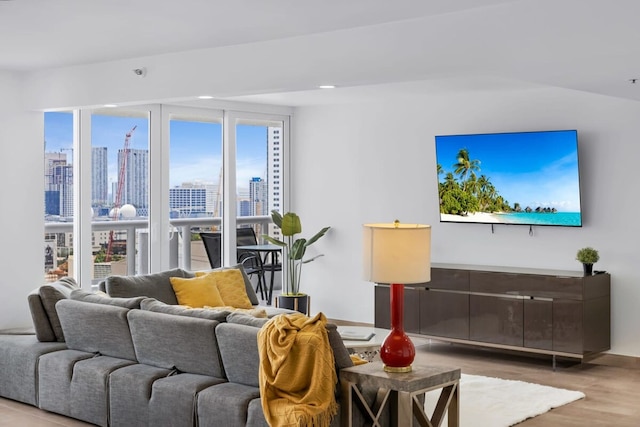 サン スプラッシュ ハイ フロア プール