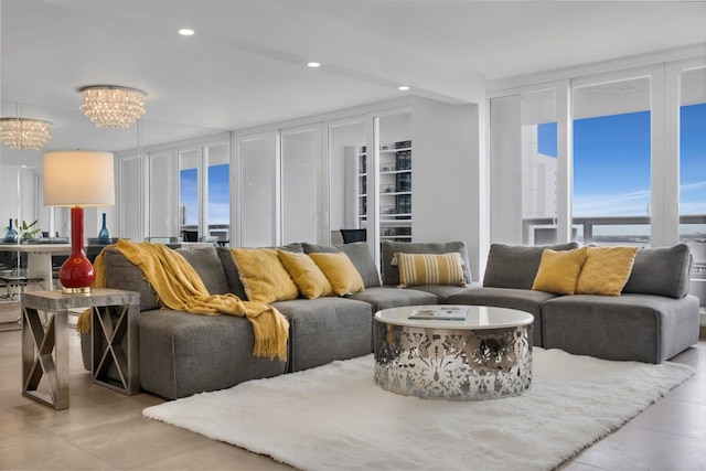 サン スプラッシュ ハイ フロア プール