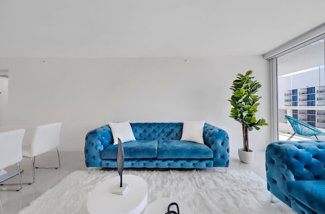 ブルーミング サン ダイレクト オーシャン ビュー