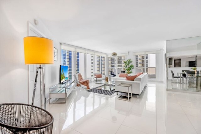 ハイライズ チャーム