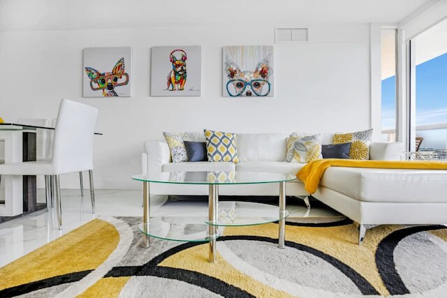 4 ベッドルーム コンド ウィズ スタニング バルコニー ビュー