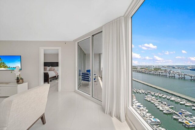 アズール スカイズ ハイ フロア