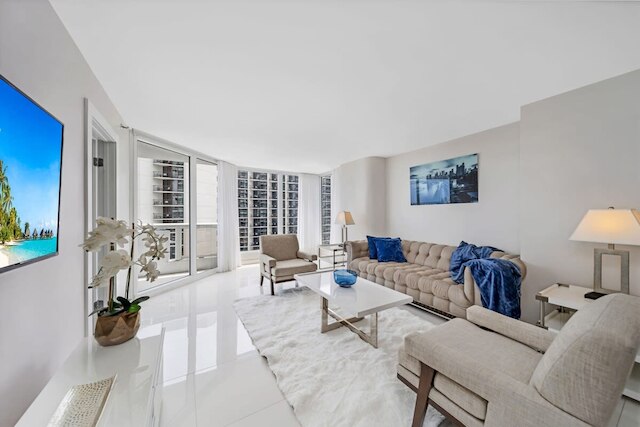 アズール スカイズ ハイ フロア