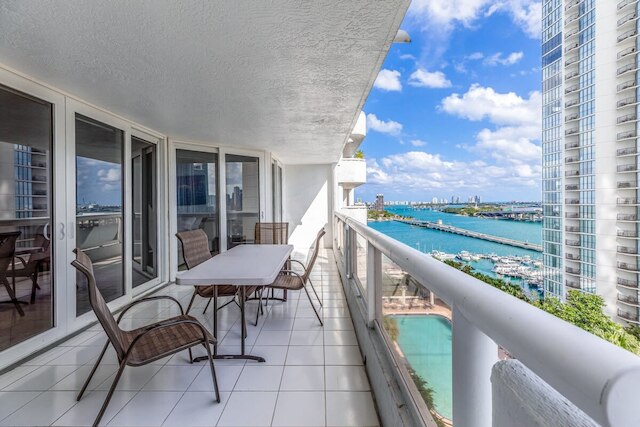 ブリージー ビーチ アンド パーフェクト サンセット