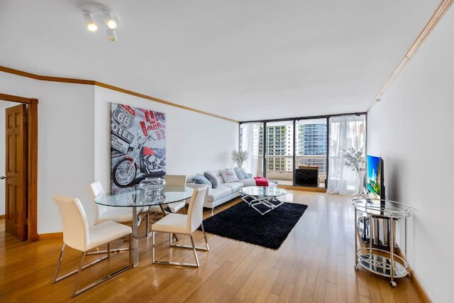 スタニング バルコニー ビューズ 4 ベッドルーム