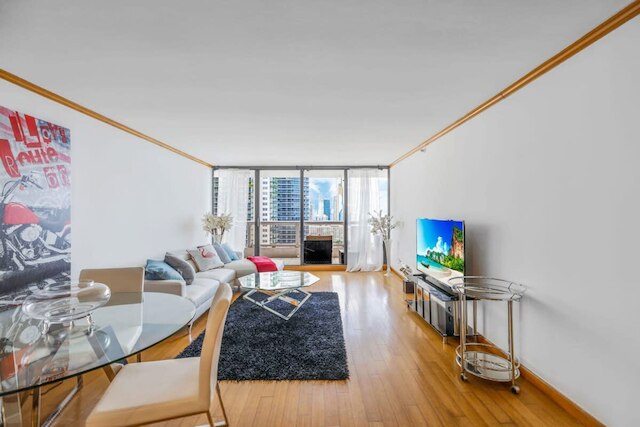 スタニング バルコニー ビューズ 4 ベッドルーム