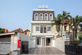 コレクション O ポンドック インダ ニア ガンダリア シティ フォーマリー ラメゾン レジデンス