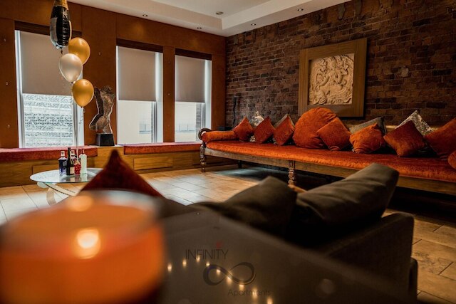 ザ フェイマス フロア スリープス 26 アンド グループ アクセス スリープス 30