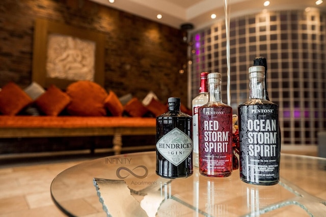 ザ フェイマス フロア スリープス 26 アンド グループ アクセス スリープス 30