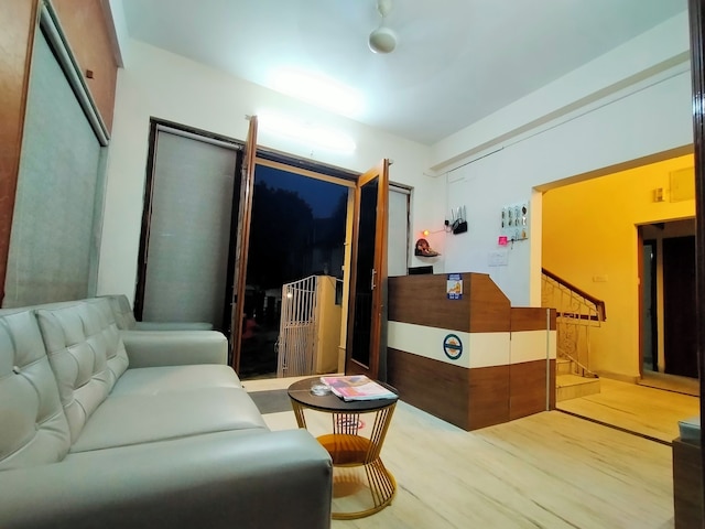 アシュレイ ザ リビング エンティティ