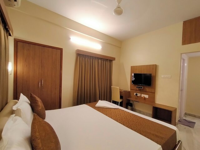 アシュレイ ザ リビング エンティティ