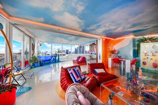 ディスコ クラウド コンド イン マイアミ